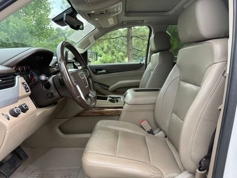 Used 2020 GMC Yukon XL SLT w/ Open Road Package AWD/4WD image 34