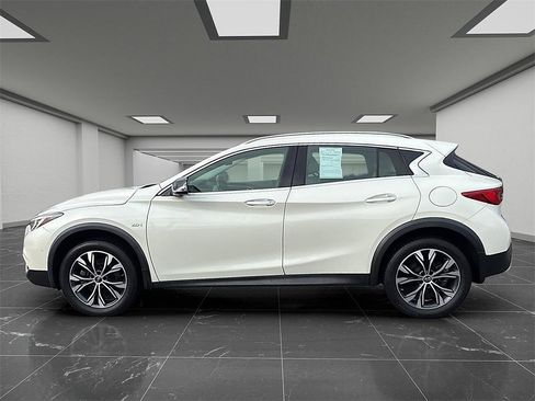Used 2019 INFINITI QX30 Premium w/ Navigation Package image 13