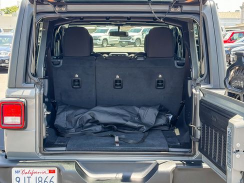 Used 2021 Jeep Wrangler Unlimited Sport AWD/4WD image 25