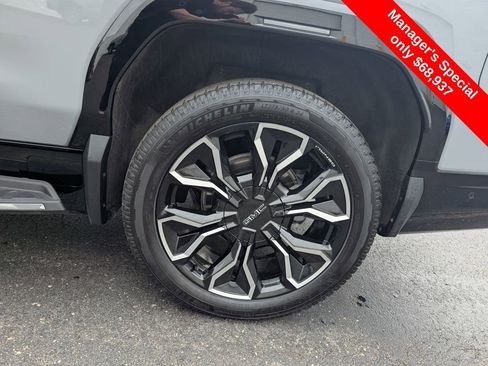 Used 2025 GMC Sierra EV Denali AWD/4WD image 23
