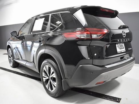 Used 2022 Nissan Rogue SV w/ SV Premium Package image 3
