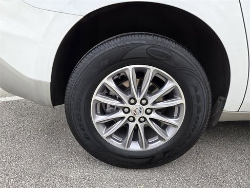 Certified 2024 Buick Enclave Premium image 23
