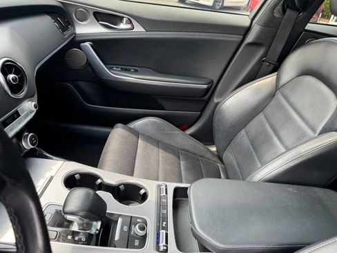 Used 2019 Kia Stinger GT2 RWD image 14