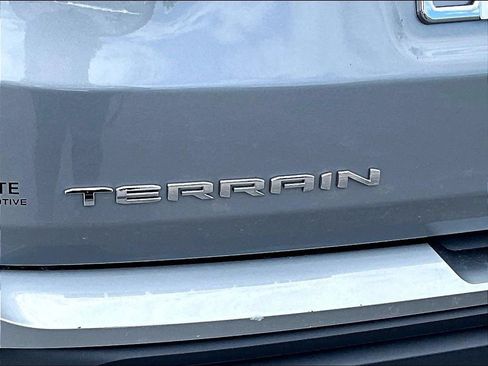 Used 2023 GMC Terrain SLE FWD image 8