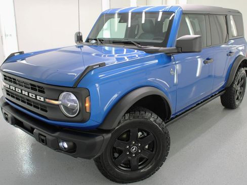 Used 2024 Ford Bronco Black Diamond AWD/4WD image 2