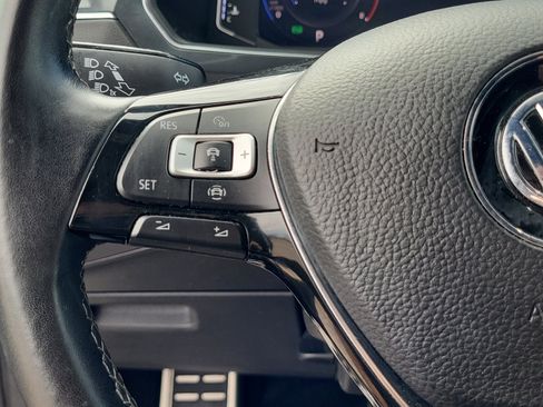 Used 2019 Volkswagen Tiguan SEL R-Line AWD/4WD image 15