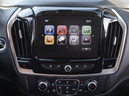 Used 2018 Chevrolet Traverse LT AWD/4WD image 5