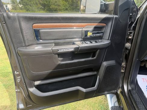 Used 2017 RAM 2500 Laramie AWD/4WD image 9