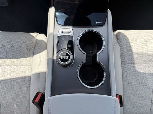 New 2026 Cadillac Vistiq Sport image 15