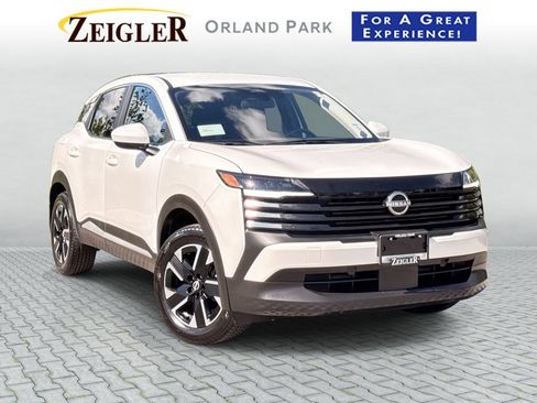Certified 2025 Nissan Kicks SV AWD/4WD image 1