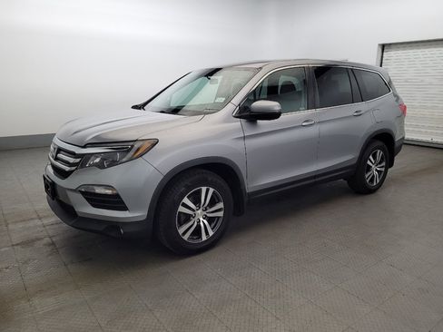Used 2018 Honda Pilot EX image 2