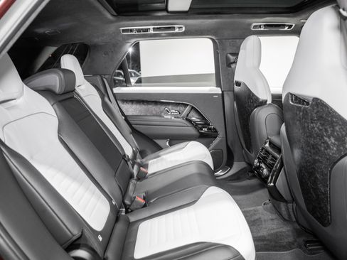 Used 2025 Land Rover Range Rover Sport SV Edition Two image 22