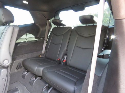 Used 2022 Cadillac XT6 Premium Luxury image 19