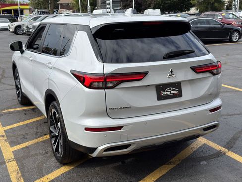 Used 2024 Mitsubishi Outlander SE image 17