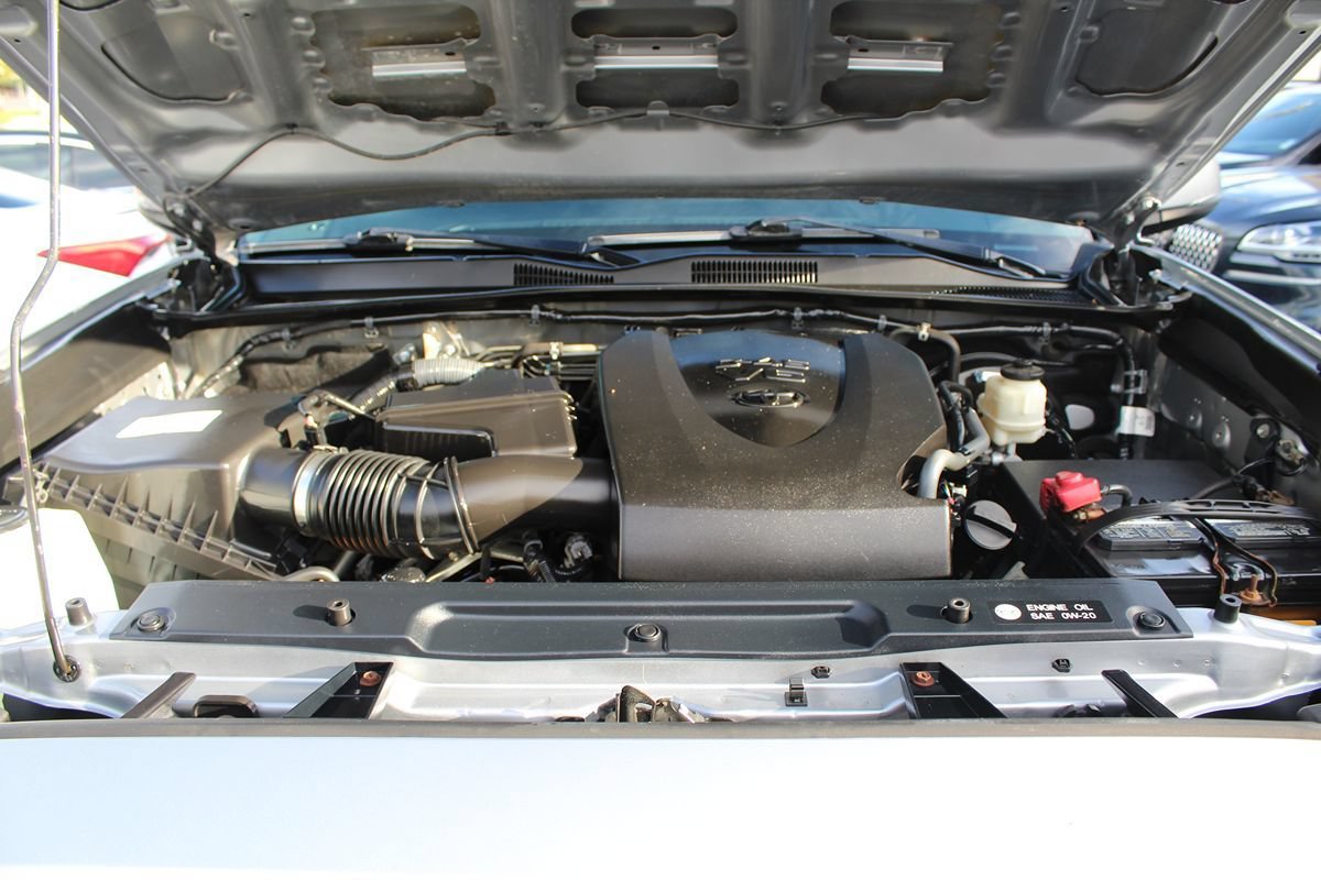 Used 2017 Toyota Tacoma TRD Sport RWD image 30