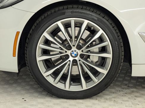 Certified 2023 BMW 530i w/ Convenience Package image 10