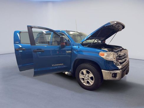 Used 2017 Toyota Tundra SR5 w/ SR5 Upgrade Package image 7