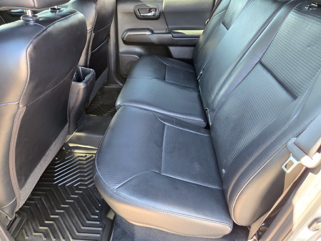 Used 2020 Toyota Tacoma TRD Off-Road w/ TRD Premium Off Road Package AWD/4WD image 13