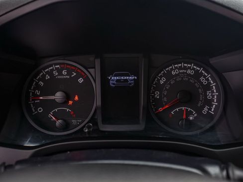 Used 2022 Toyota Tacoma SR image 30