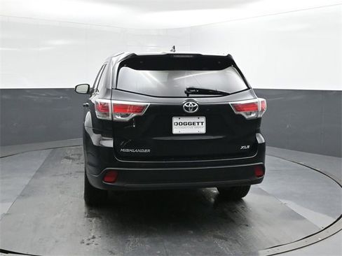 Used 2016 Toyota Highlander XLE image 8