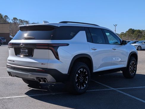 Used 2025 Chevrolet Traverse Z71 w/ Driver Confidence Package image 9