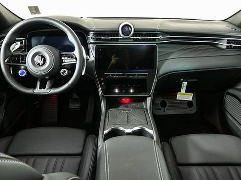 New 2025 Maserati Grecale Modena image 23