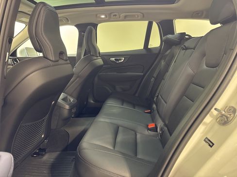 Used 2024 Volvo V60 B5 Cross Country Plus image 22