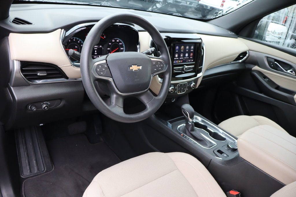 Used 2023 Chevrolet Traverse LS AWD/4WD image 6