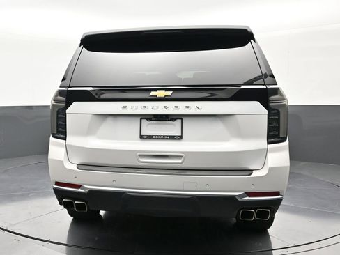 Used 2025 Chevrolet Suburban High Country AWD/4WD image 4