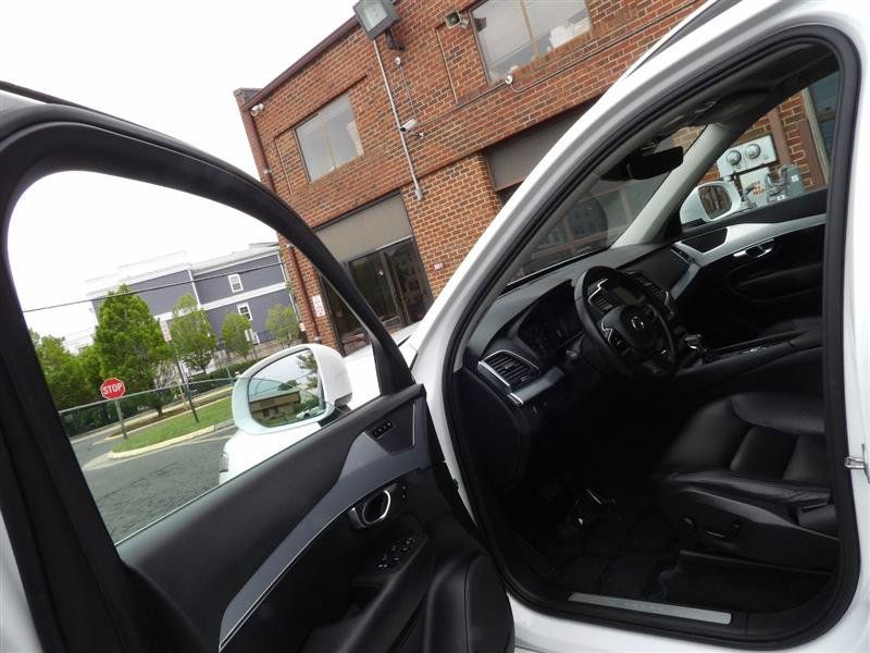 Used 2018 Volvo XC90 T5 Momentum FWD image 11