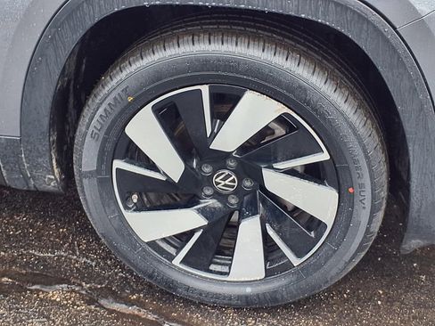 Used 2025 Volkswagen Atlas Cross Sport SE image 20