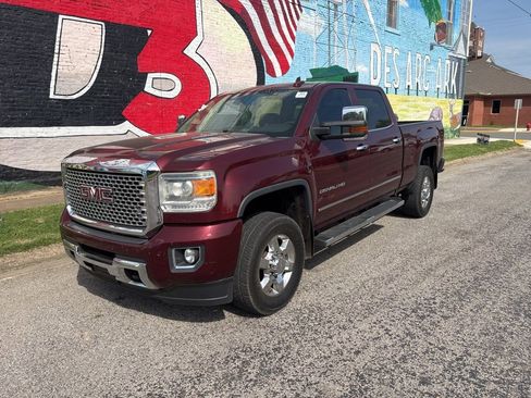 Used 2016 GMC Sierra 2500 Denali w/ Duramax Plus Package image 2
