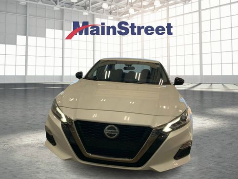 Used 2022 Nissan Altima 2.5 SR FWD image 8