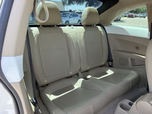 Used 2015 Volkswagen Beetle TDI FWD image 27