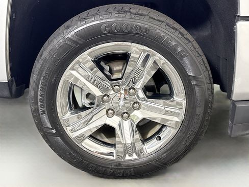 Used 2018 Chevrolet Silverado 1500 Custom w/ Custom Value Package RWD image 30