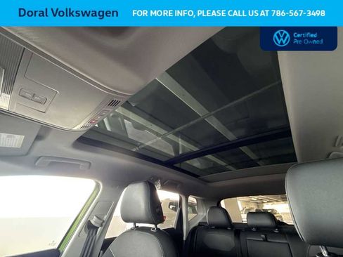 Used 2025 Volkswagen Taos SE image 17