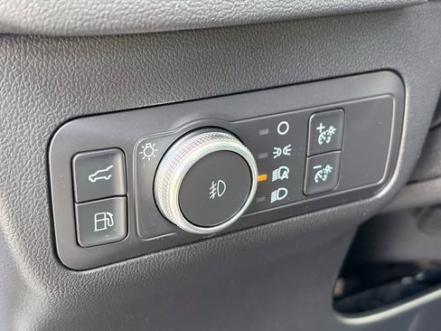 Used 2022 Ford Escape SEL w/ Technology Package image 16