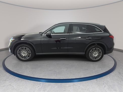Certified 2026 Mercedes-Benz GLC 300 image 8