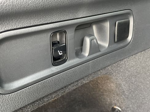 Certified 2025 Mercedes-Benz GLC 300 4MATIC image 11