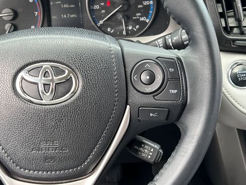 Used 2017 Toyota RAV4 XLE image 17