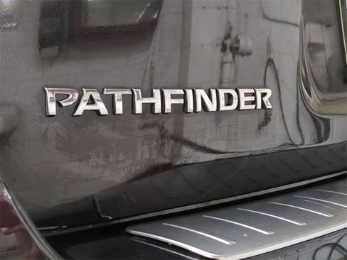 Used 2020 Nissan Pathfinder SV image 10