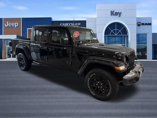 Used 2022 Jeep Gladiator Sport AWD/4WD image 9
