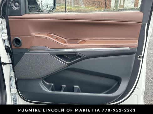 New 2026 Lincoln Navigator Reserve AWD/4WD image 14