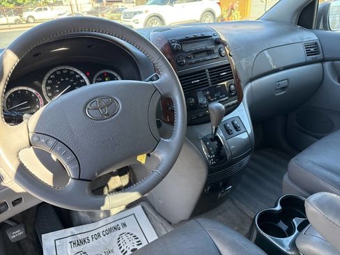 Used 2005 Toyota Sienna image 14