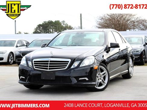 Used 2011 Mercedes-Benz E 550 4MATIC Sedan image 1