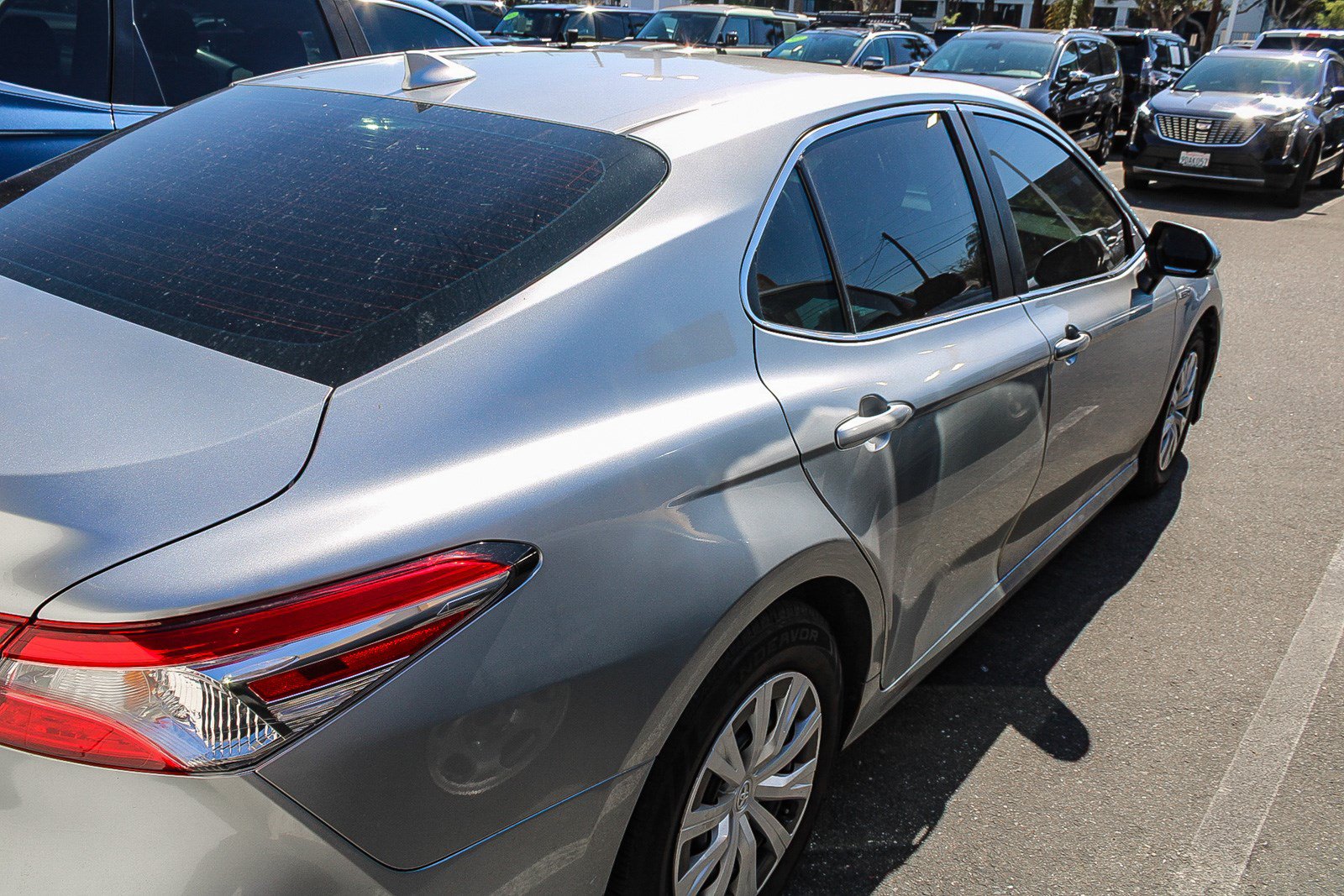 Used 2019 Toyota Camry LE FWD image 7
