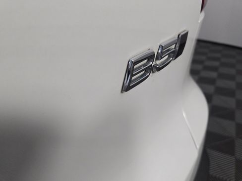 Certified 2023 Volvo XC40 B5 Plus w/ Driver Assist Package image 9