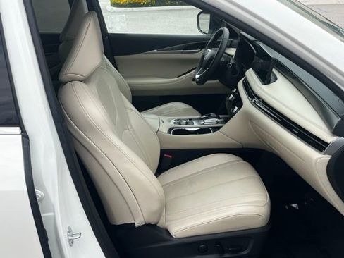 Certified 2023 INFINITI QX60 Luxe w/ Cargo Package FWD image 8