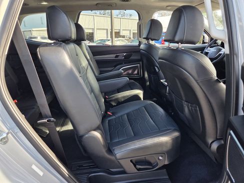 Used 2022 Kia Telluride SX w/ SX Prestige Package image 16