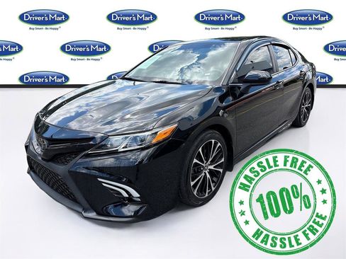 Used 2020 Toyota Camry SE FWD image 3